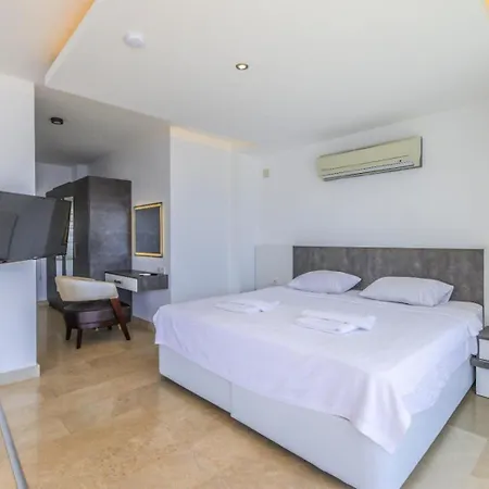 Everes Hotel 4*